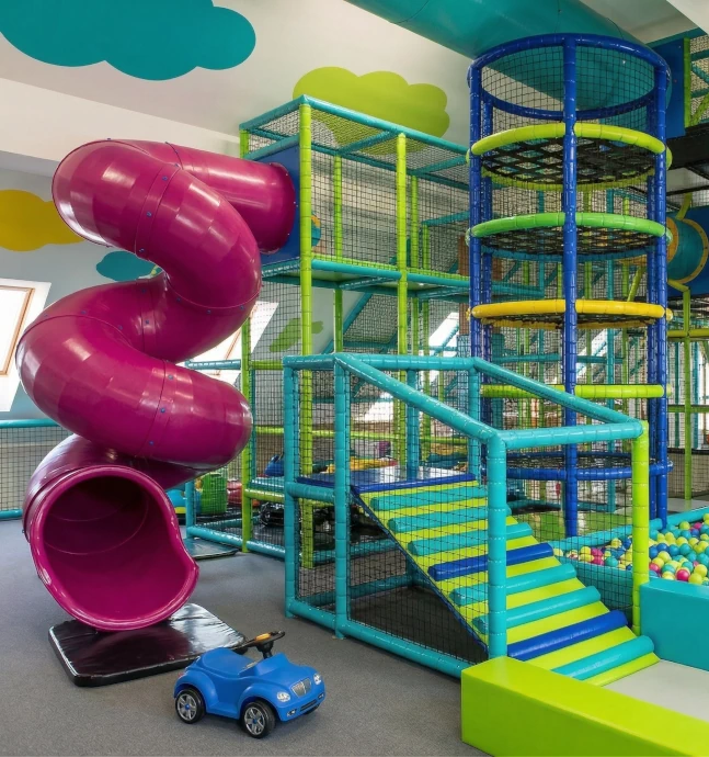 Zdjęcie przedstawiające nowoczesną i bezpieczną bawialnię